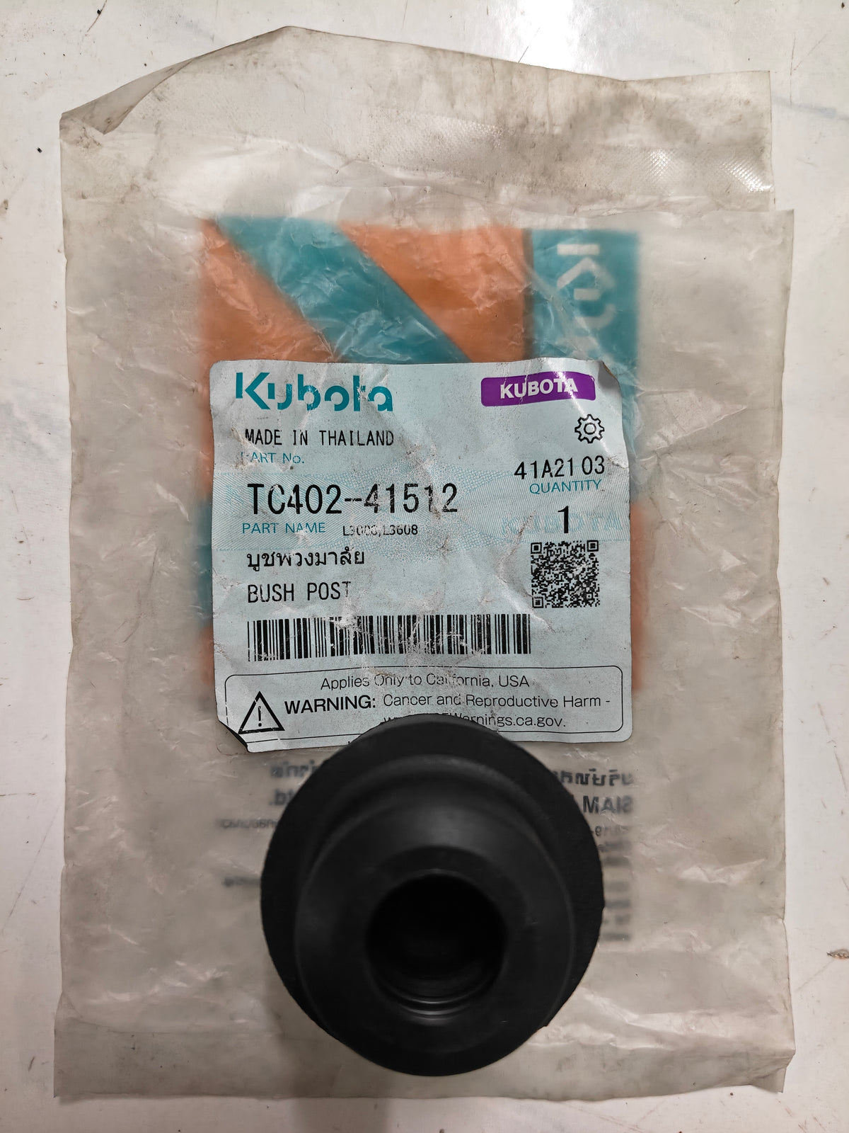 TC402-41512 BUSH POST  (L-3608)