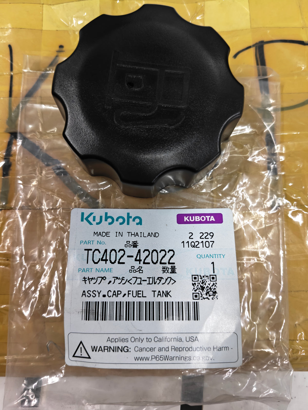 TC402-42022 ASSY, CAP FUEL (L-3608.L-4018.L-5018)