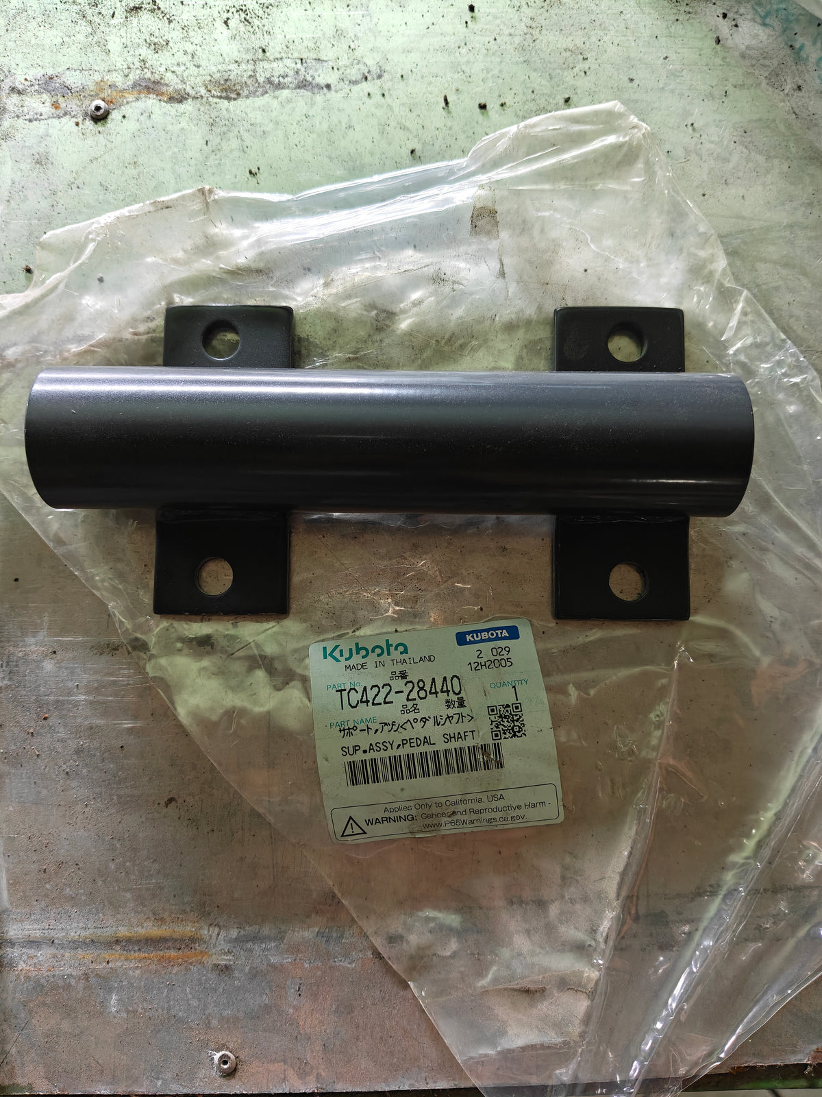 TC422-28440 ASSY, PEDAL SHAFT. (L-3608)