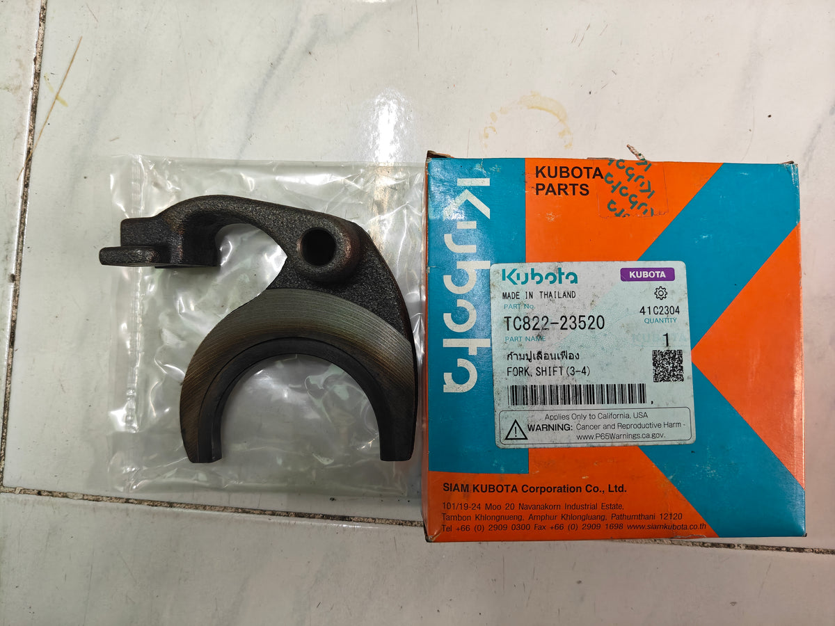 TC822-23520 FORK, SHIFT.