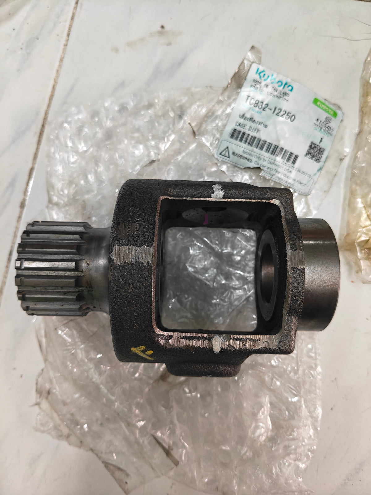 TC832-12250 CASE, DIFFERENTIAL.  (L-5018)