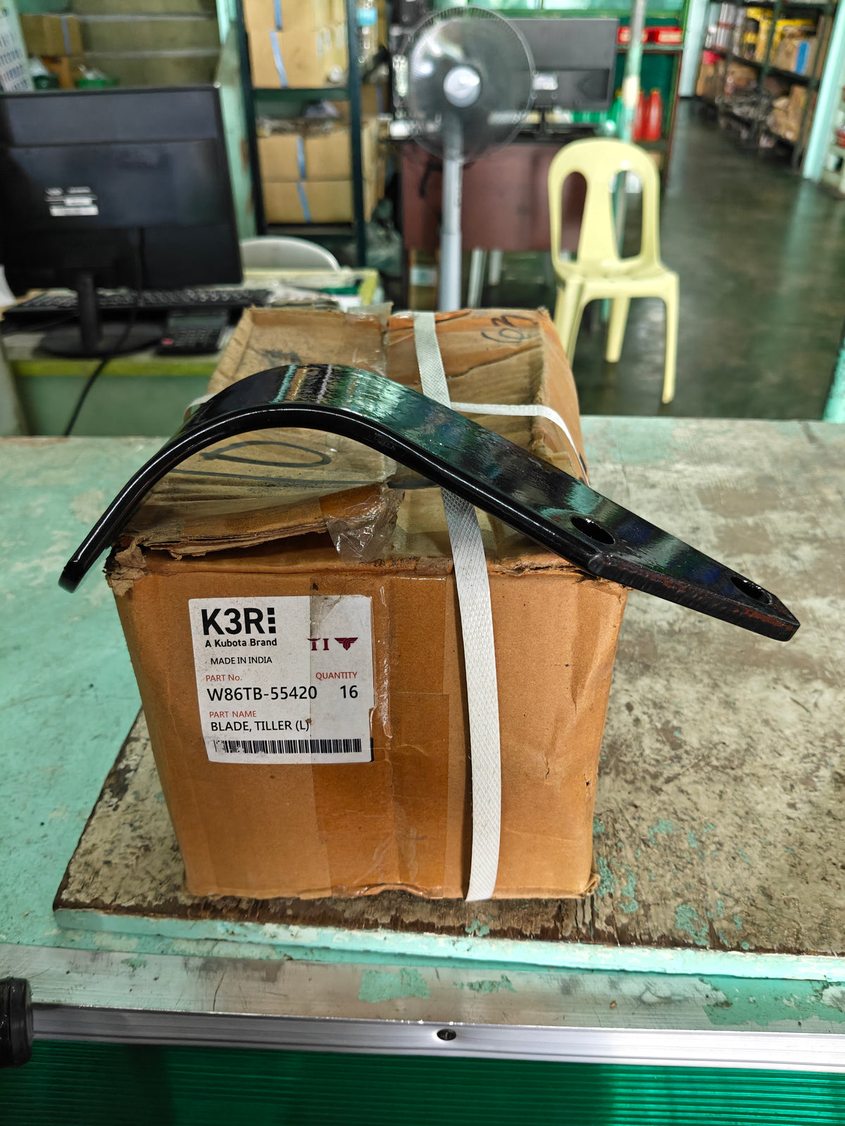 W86TB-55420 BLADE, TILLER L. (K3R)