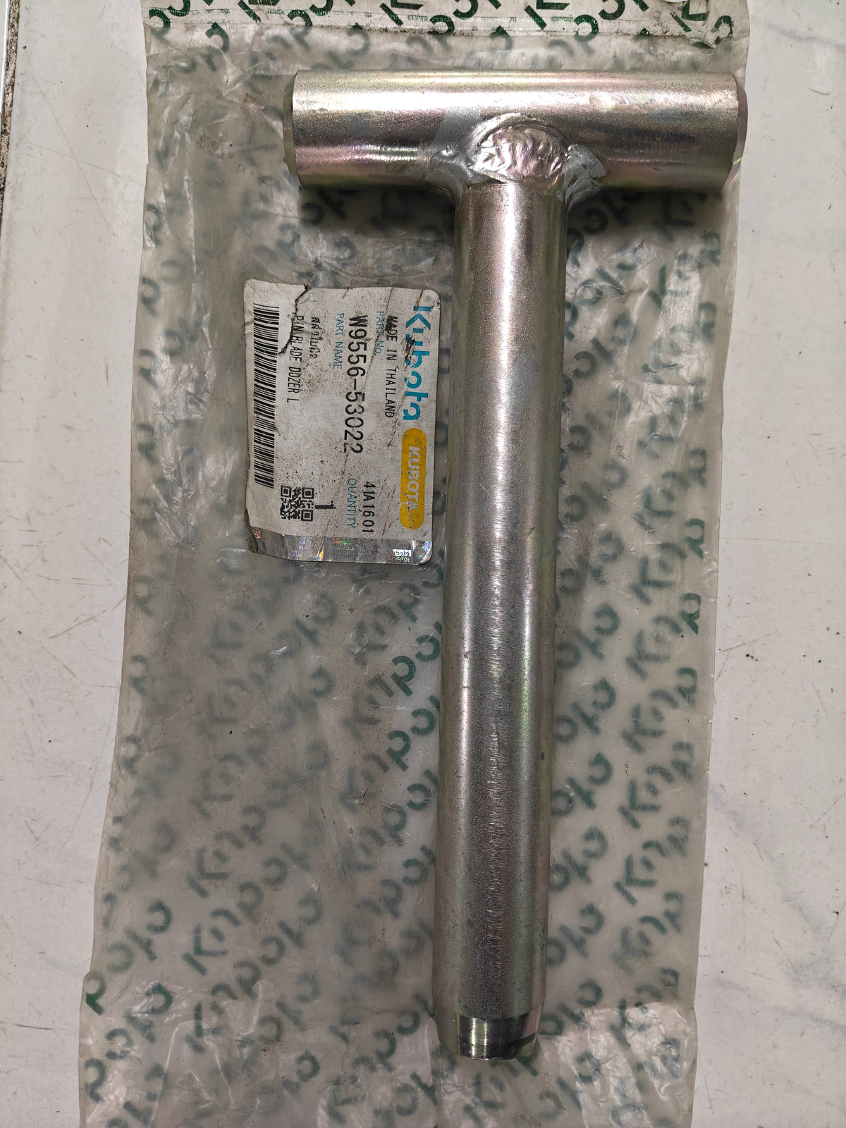 W9556-53022 PIN, BLADE DOZER L.